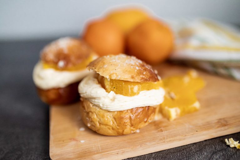 Laskiaispullat sitrustäytteellä