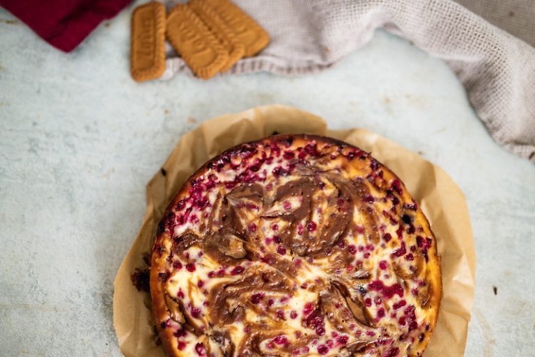 Puolukka-biscoff-juustokakku